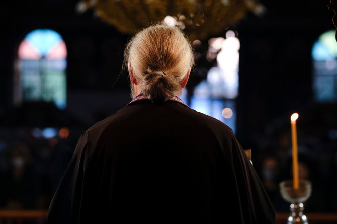 Pop, sveštenik Pop, sveštenik