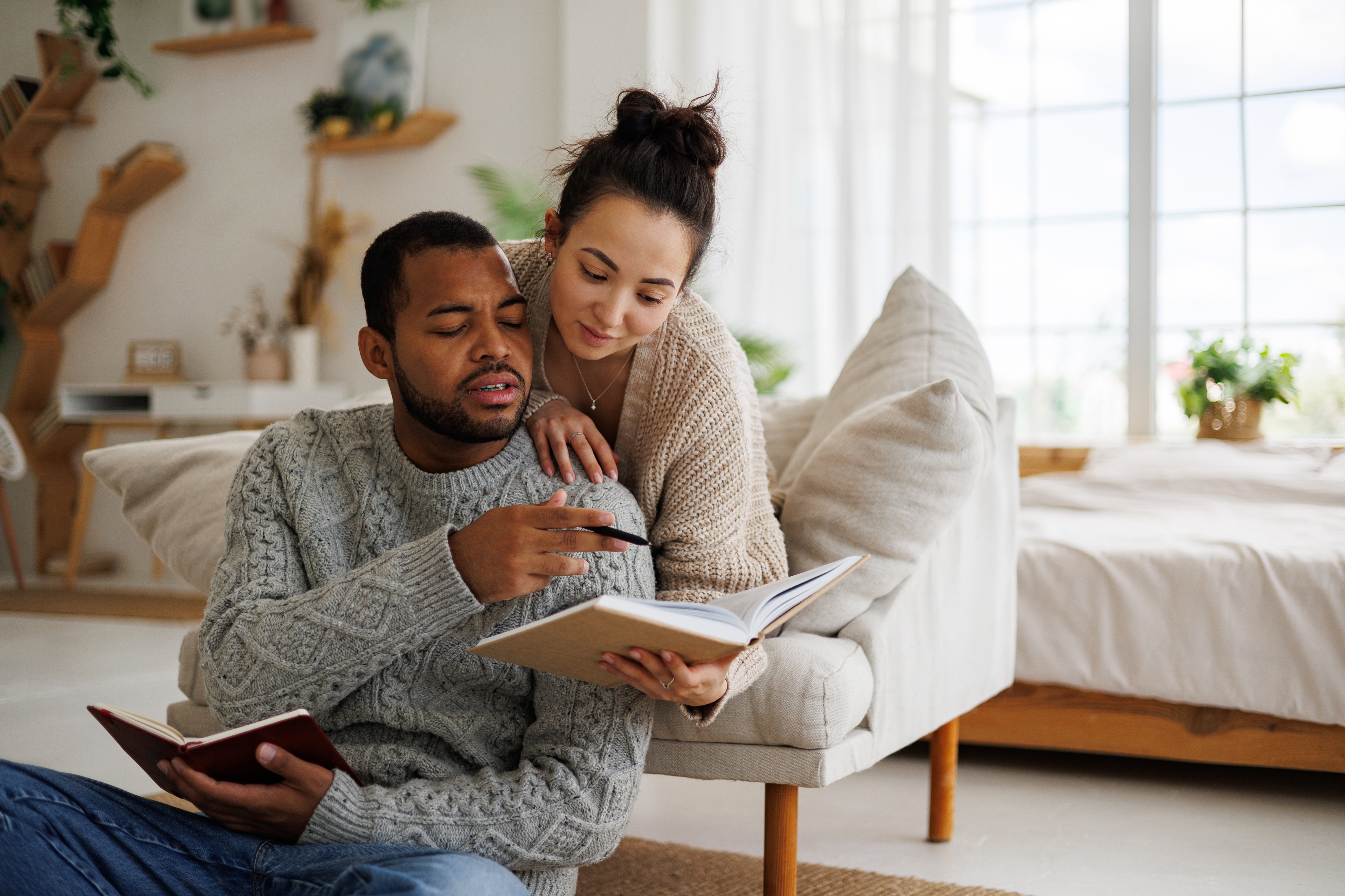 Kako jezičke barijere u vezi mogu postati izvor napetosti, ali i prilika za dublju povezanost partnera