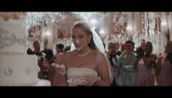 Džej Lo se vraća na scenu: Novim videom je kroz parodiju pokazala svoju istoriju brakova
