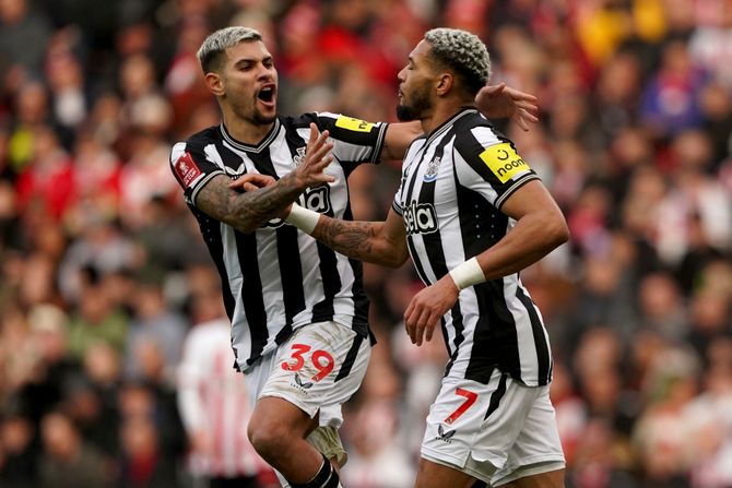 Bruno Gimaraeš i Žoelinton, FK Njukasl Bruno Gimaraeš i Žoelinton, FK Njukasl