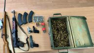 U kući držao arsenal oružja: Uhapšen muškarac u Kragujevcu
