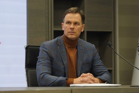 SNS sednica Siniša Mali SNS sednica Siniša Mali