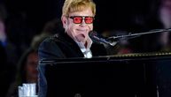 Srebrne čizme, luksuzni Bentli: Lične stvari Eltona Džona prodate na aukciji za osam miliona dolara