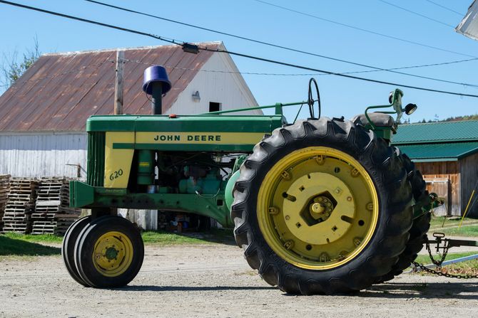 Traktor Džon Dir (John Deere)