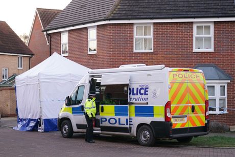 Uviđaj, tela četiri člana iste porodice pronađena u kući kod Noriča, Velika Britanija