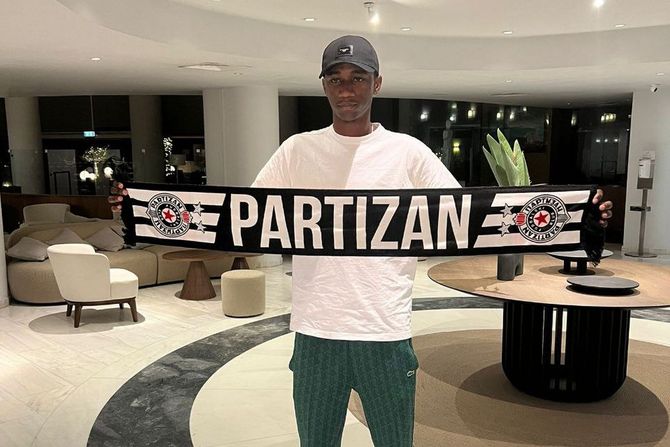 Denil Kastiljo, Partizan