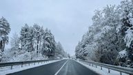 Nakon cele noći snega, ovo je trenutno stanje na putevima