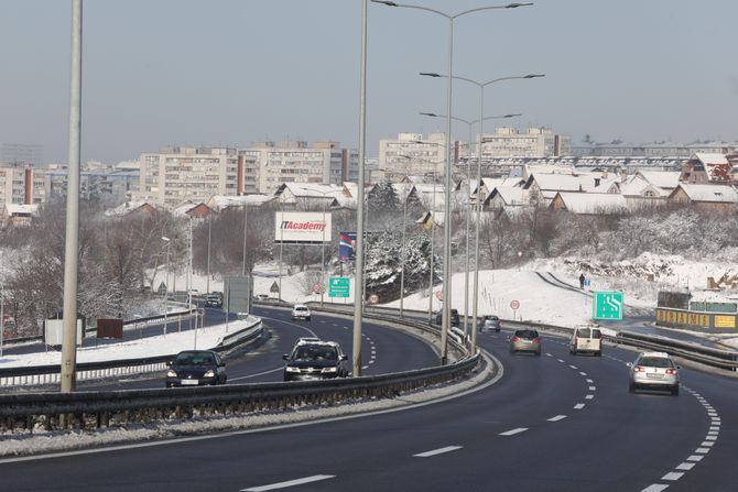 Beograd sneg zima auto-put