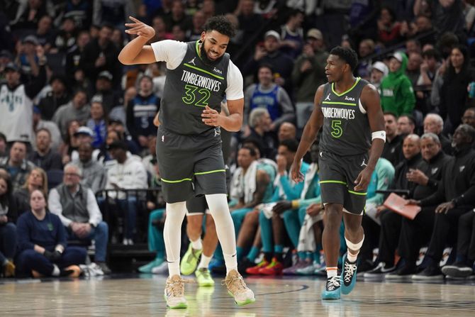 Karl Entoni Tauns Karl Entoni Tauns