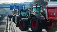 Protesti širom Francuske, poljoprivrednici uništavaju voće iz uvoza: Kolona traktora krenula ka Parizu