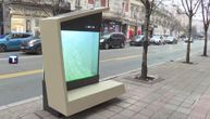 U Beogradu postavljeno novo "tečno drvo": Specijalne alge čistiće vazduh na Terazijama