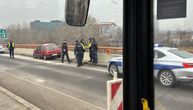 Udes kod Sava centra: Automobil vršačkih tablica sleteo s puta i zabio se u ogradu