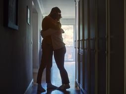 Par, ljubavni par, zagrljaj, uteha