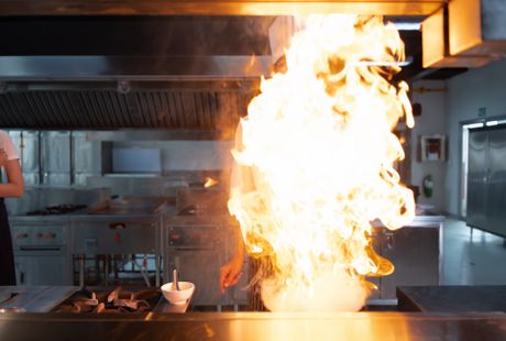 Kuhinja restoran požar kuvanje vatra