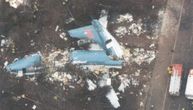 Kobna greška odnela 47 života: Boeing 737 nije stigao do piste, srušio se na auto-put i polomio na tri dela