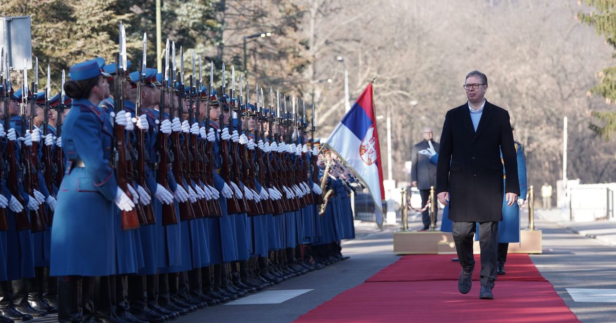 Vučić na sastanku sa vojnim vrhom države: Ovo je poručio građanima
