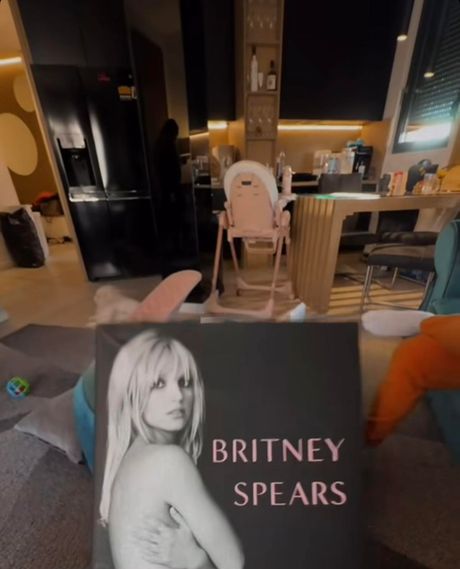 Luna Đogani Marko Miljković