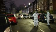 Jeziv snimak hemijskog napada u Londonu: Muškarac u vozilu udara ženu, a onda baca dete na zemlju