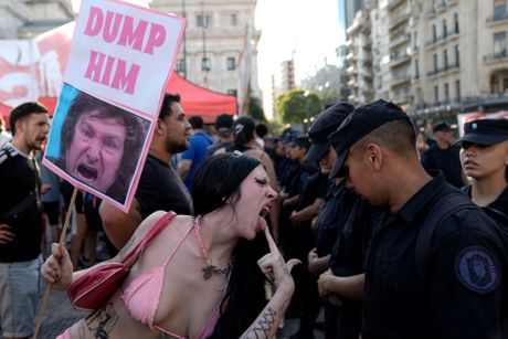 Argentina Buenos Ajres Kongres Protest Neredi Policija