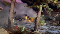 Prvi snimci nakon pada aviona: Požar sve guta, broj žrtava nepoznat