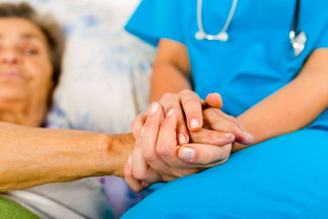 Medicinska sestra baka nega pacijent pacijenata bolnica podrška gerijatrija Medicinska sestra baka nega pacijent pacijenata bolnica podrška gerijatrija