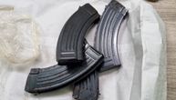 U kući mladića pronađena automatska puška sa više od 100 metaka: Hapšenje u Rumi