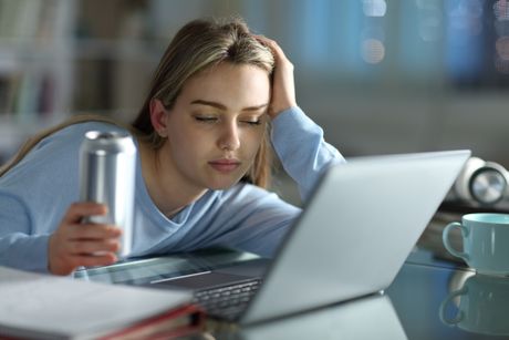 Energetska pića, energetsko piće, učenje, student, kofein, budnost, pospanost Energetska pića, energetsko piće, učenje, student, kofein, budnost, pospanost