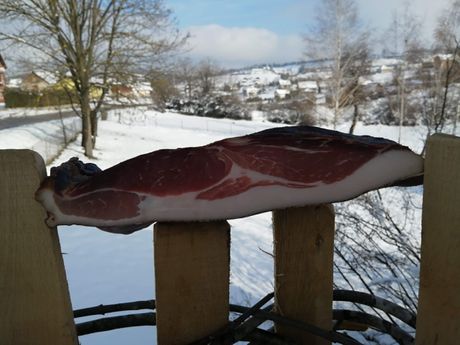 Miladin Filipović, Mačkat, domaći suvomesnati prozvodi