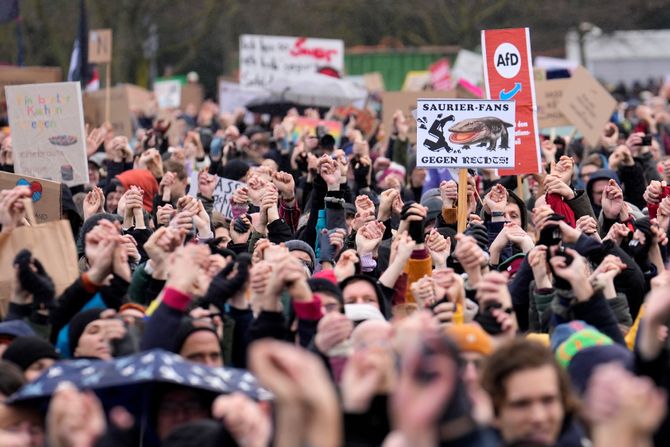 Nemačka protesti  Berlin Nemci protestuju protiv krajnje desnice