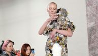 Robot-beba na reviji u Parizu: Futuristički predstavili majčinstvo, što internet nemilosrdno osuđuje