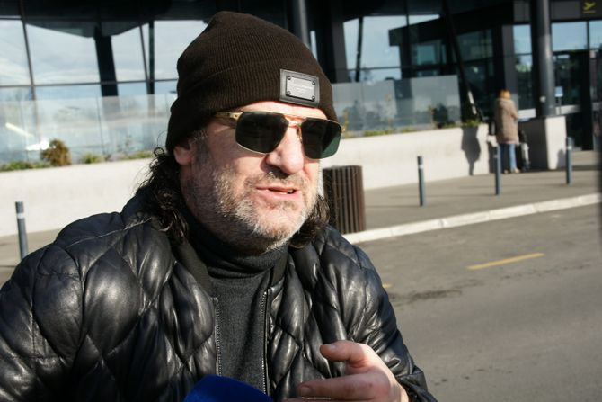 Aerodrom poznati, Aca Lukas Aerodrom poznati, Aca Lukas