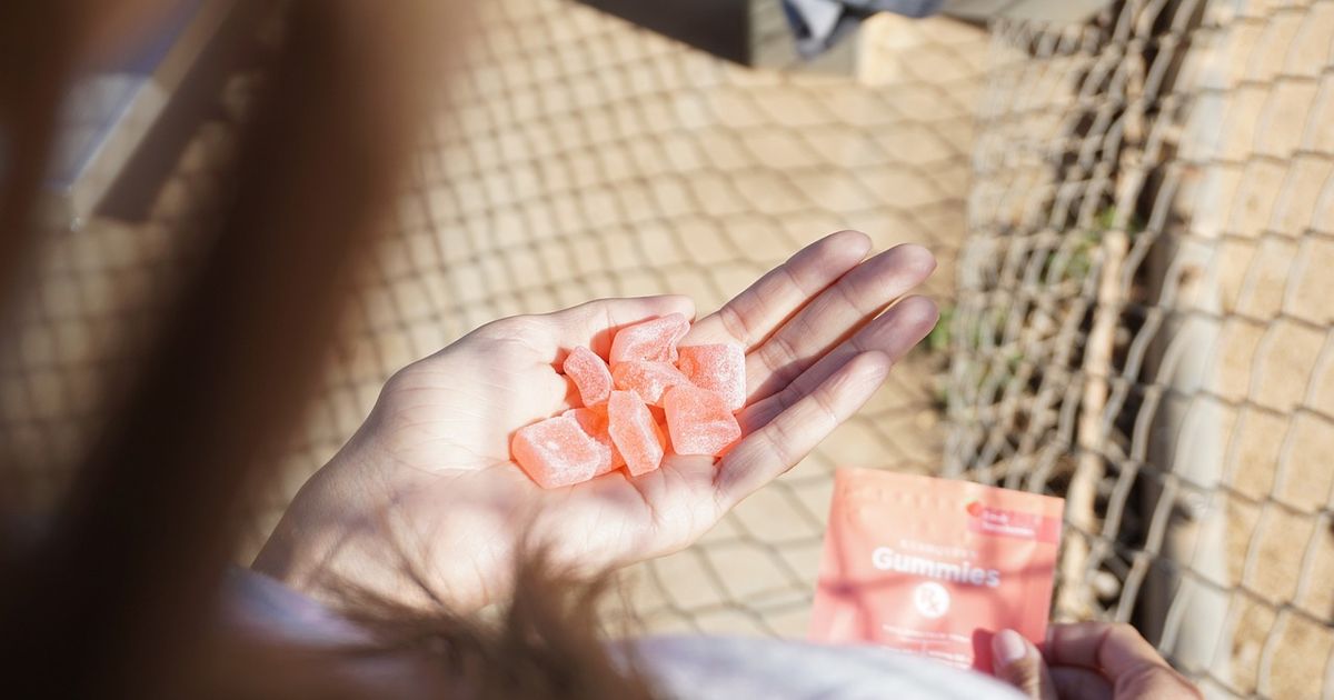 British Airways Crew Horror: Passenger 'Treated' Them to Candies, Flight Attendants Ended Up in Hospital with Hallucinations!