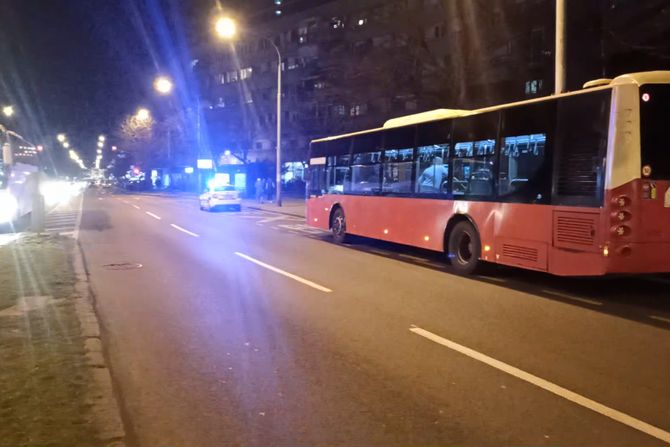 Zemun, policija noć, autobus