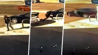 Šok snimak: Žena pokušala da spreči krađu automobila, lopov je besomučno vukao po putu