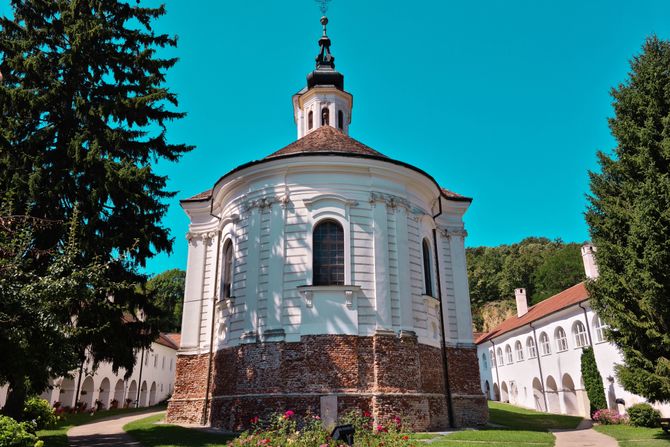 Manastir Vrdnik, Fruška Gora Manastir Vrdnik, Fruška Gora