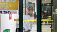 Prve fotografije sa mesta zločina: Policajac ubio ženu iz pištolja u tržnom centru u Tuzli