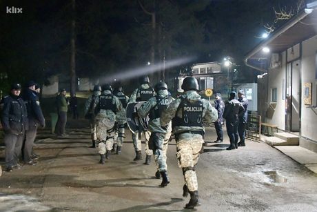 Racija policije Kantona Sarajevo u migrantskom kampu
