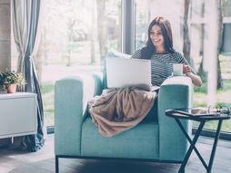 kuća, rad na računaru, računar