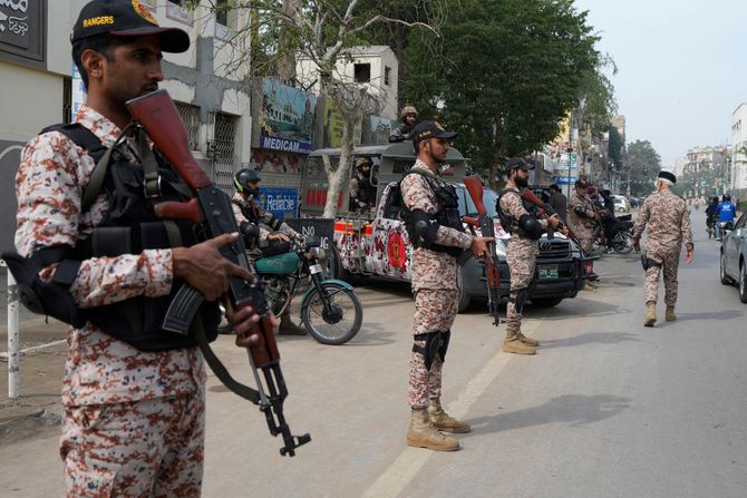 Izbori u Pakistanu, Pakistan policija