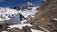 Ekstremnije ne može! Laboratorija Piramida izgrađena je na Mont Everestu i u njoj radi samo jedan čovek