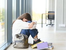 dete, škola, knjige, nesigurnost, nesigurno dete, tinejdžeri