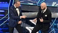 Džon Travolta gostovao na festivalu Sanremo: Pokazao plesne poteze iz "Petparačkih priča"