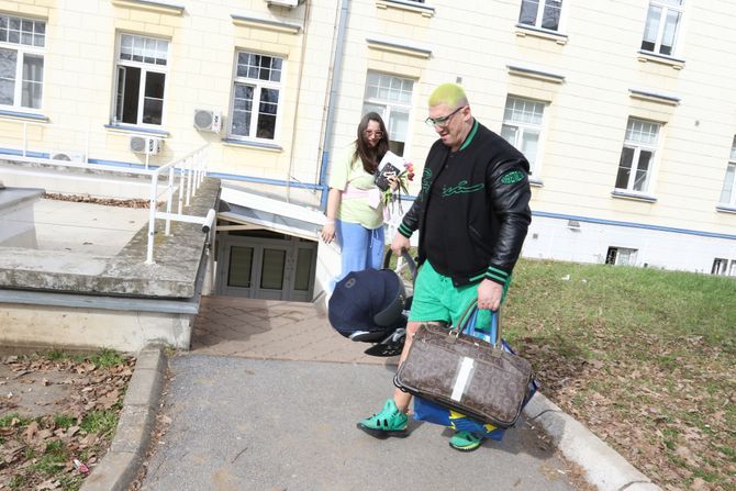Kristijan Golubović beba i žena Kristijan Golubović beba i žena