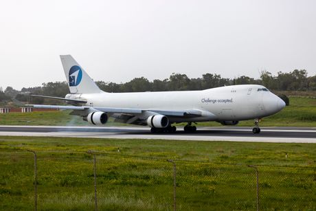 Boeing 747 400 Challenge Airlines