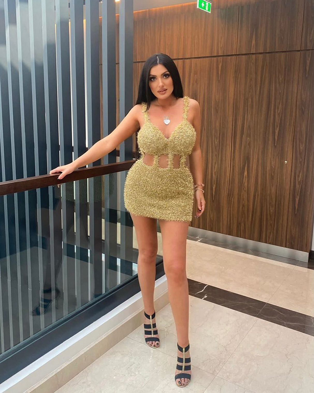 Silvija Đogani sa ćerkom evakuisana iz Dubaija: Kupila luks stan, sad joj sve propalo! Oglasila se iz Beograda