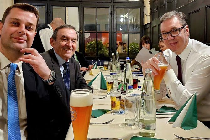 Vucic Minhen pivo drug Božidar Vučurević,