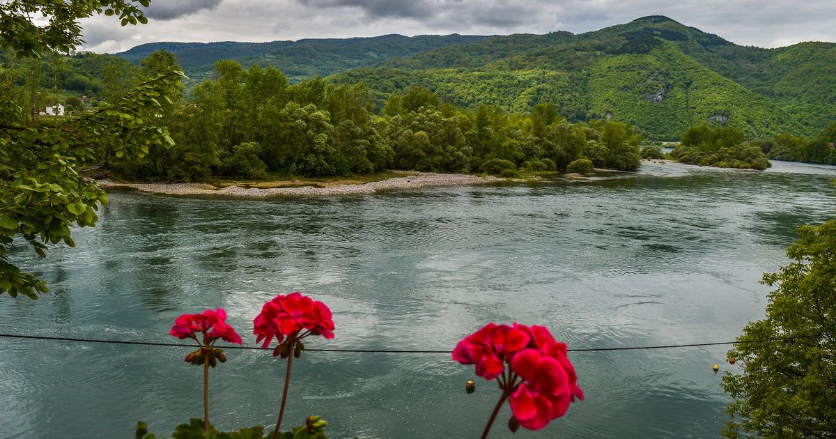 Drina nosila ženu 800 metara dok se ona grčevito borila za ž
