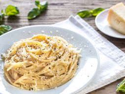 pasta, pasta sa parmezanom, testenine, špagete