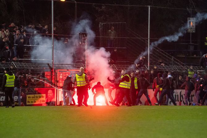 Navijači Babelsberga napali navijače Cvikaua