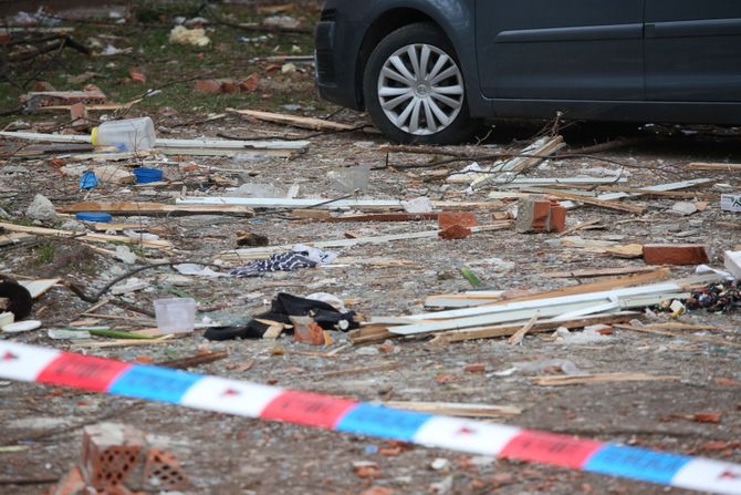 Eksplozija plinske boce u zgradi u Paraćinu